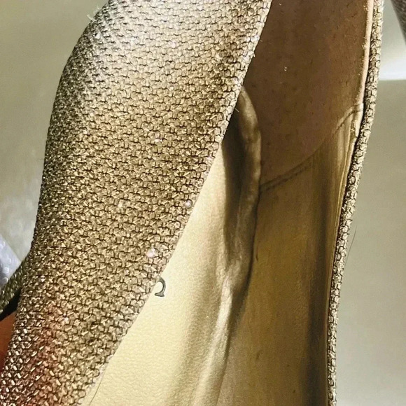 GUESS GOLDEN PUMPS SIZE 7 1/2 LIKE NEW WOMENS - Picture 9 of 14